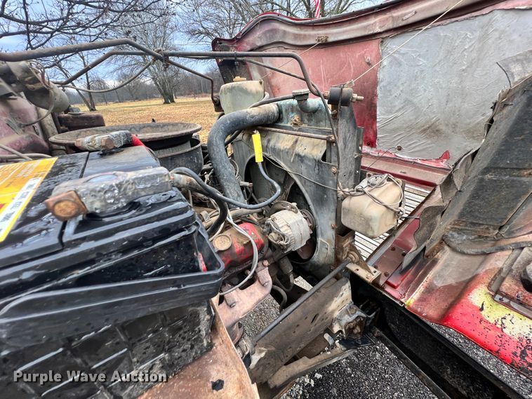 image for item ID9635 1978 International Loadstar 1700  grain truck