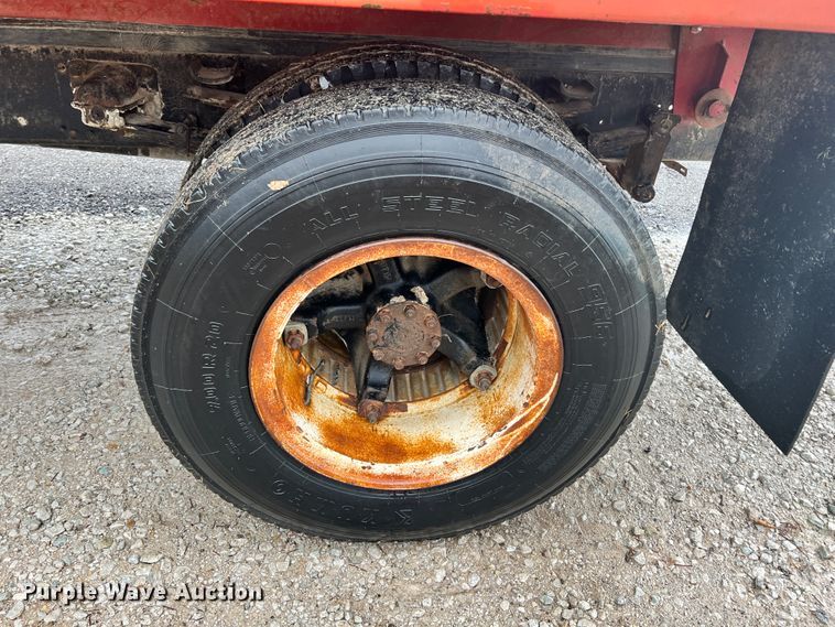 image for item ID9635 1978 International Loadstar 1700  grain truck