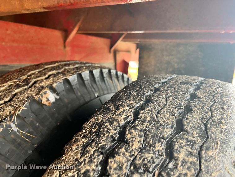 image for item ID9635 1978 International Loadstar 1700  grain truck