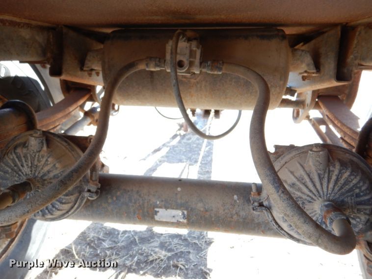 image for item IE9592 1988  Shop built grain trailer