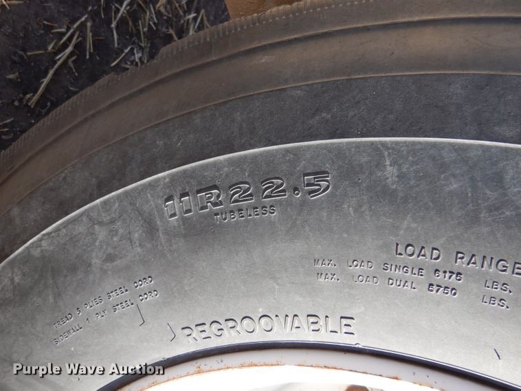 image for item IE9592 1988  Shop built grain trailer