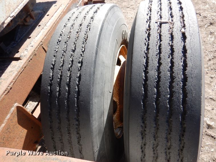 image for item IE9592 1988  Shop built grain trailer