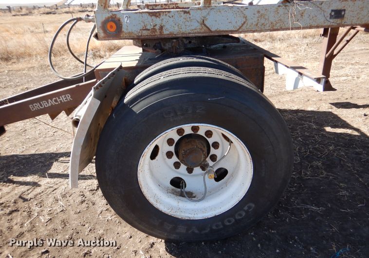 image for item IE9592 1988  Shop built grain trailer