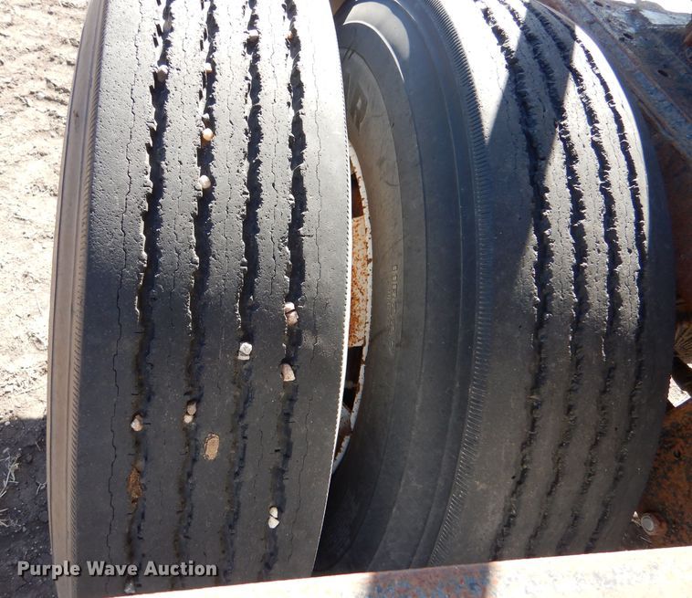 image for item IE9592 1988  Shop built grain trailer