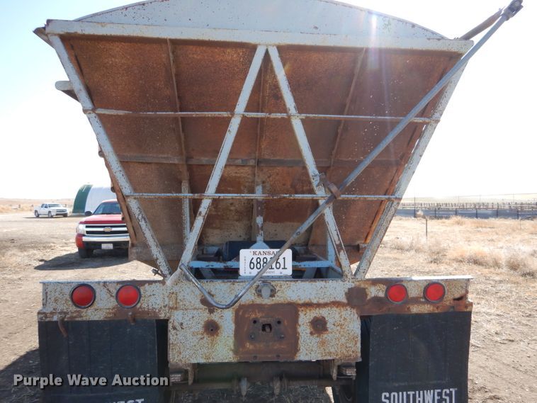 image for item IE9592 1988  Shop built grain trailer