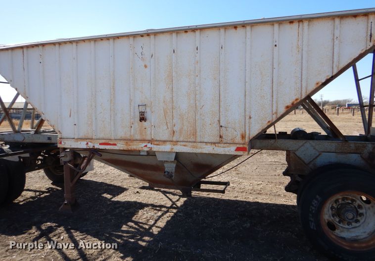 image for item IE9592 1988  Shop built grain trailer