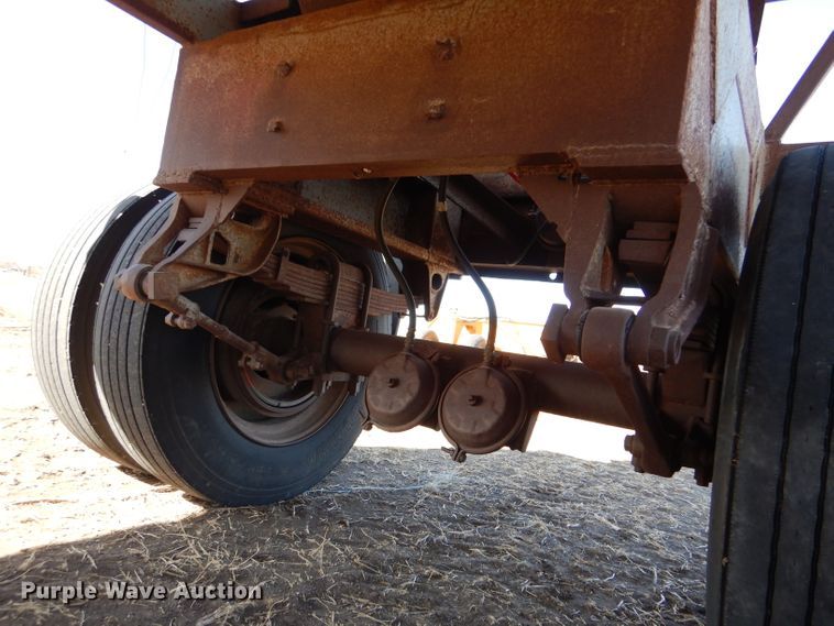 image for item IE9592 1988  Shop built grain trailer