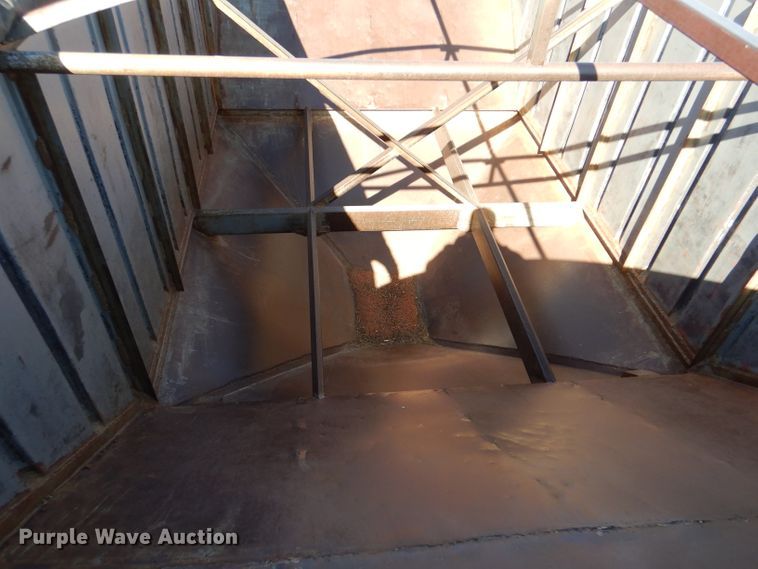 image for item IE9592 1988  Shop built grain trailer