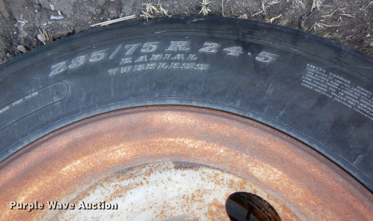 image for item IE9592 1988  Shop built grain trailer