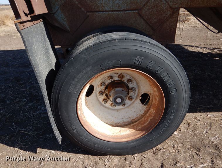 image for item IE9592 1988  Shop built grain trailer