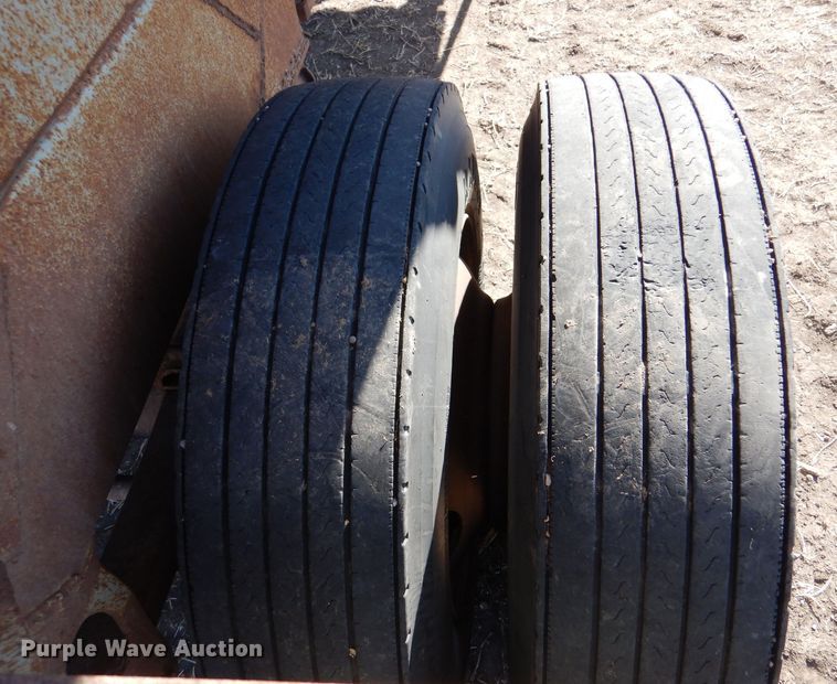 image for item IE9592 1988  Shop built grain trailer