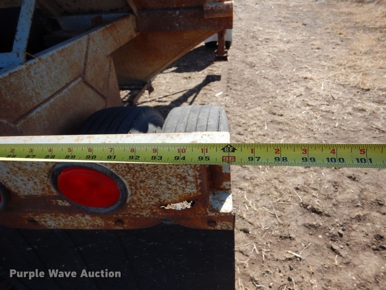 image for item IE9592 1988  Shop built grain trailer