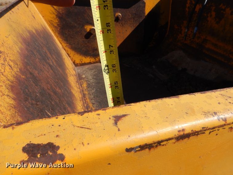 image for item IE9593 Orthman Soilmover 50RF  scraper