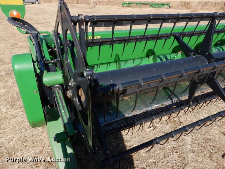 image for item IE9594 2009 John Deere 635F  flex head