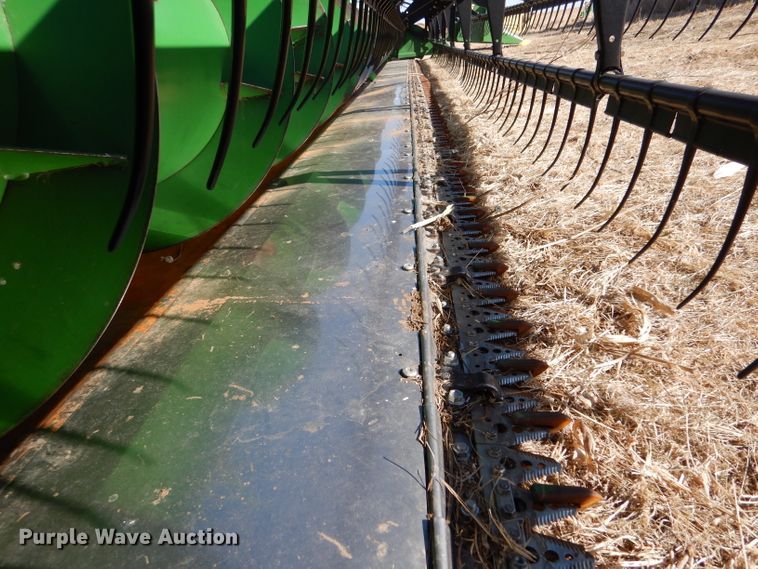 image for item IE9594 2009 John Deere 635F  flex head