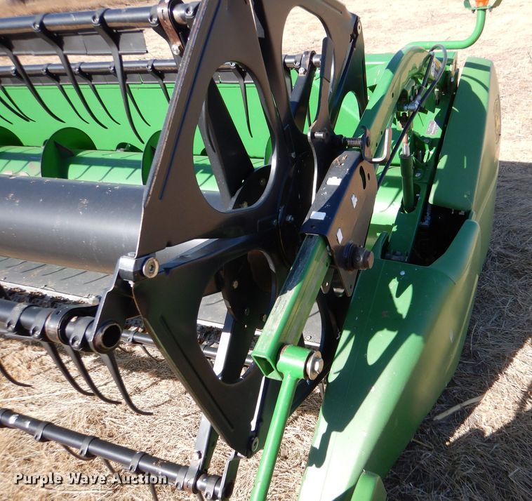 image for item IE9594 2009 John Deere 635F  flex head