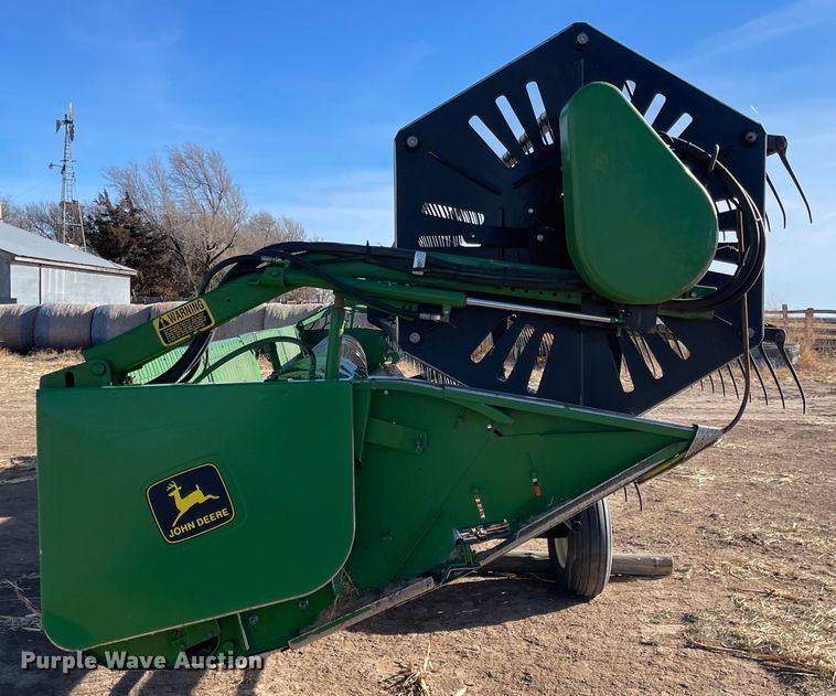 image for item IJ9600 1991 John Deere 930  rigid head