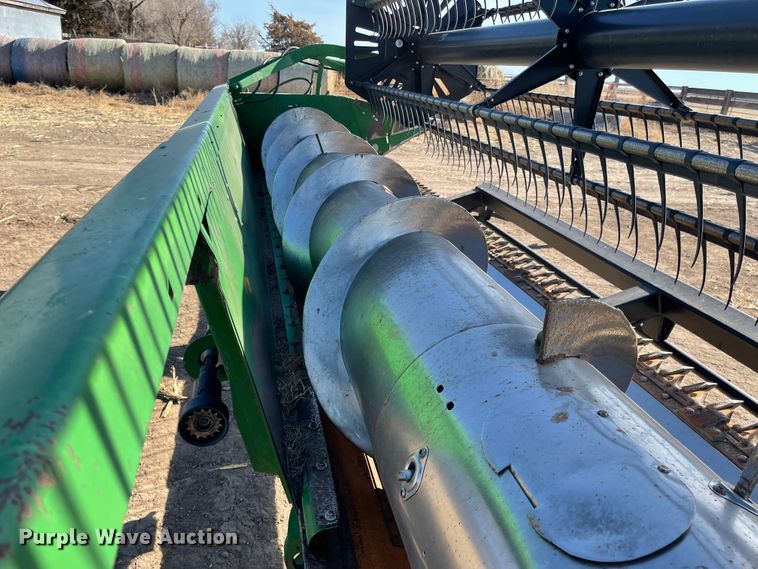 image for item IJ9600 1991 John Deere 930  rigid head