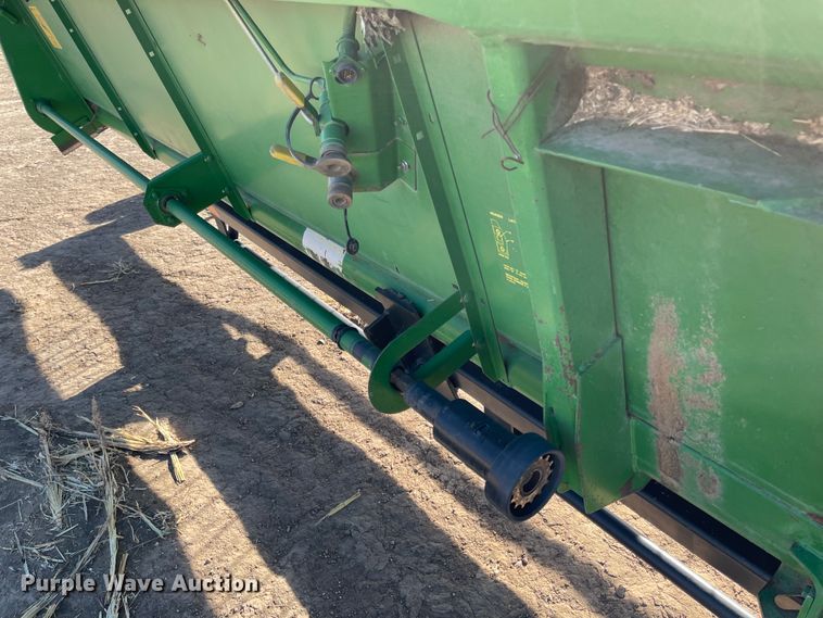 image for item IJ9600 1991 John Deere 930  rigid head