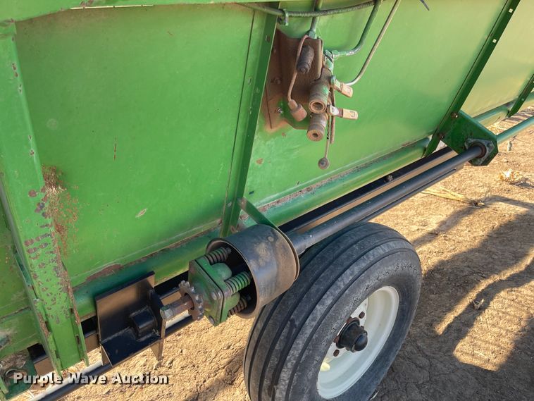 image for item IJ9600 1991 John Deere 930  rigid head