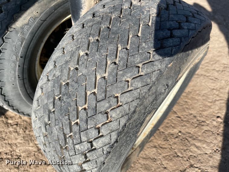 image for item IJ9600 1991 John Deere 930  rigid head