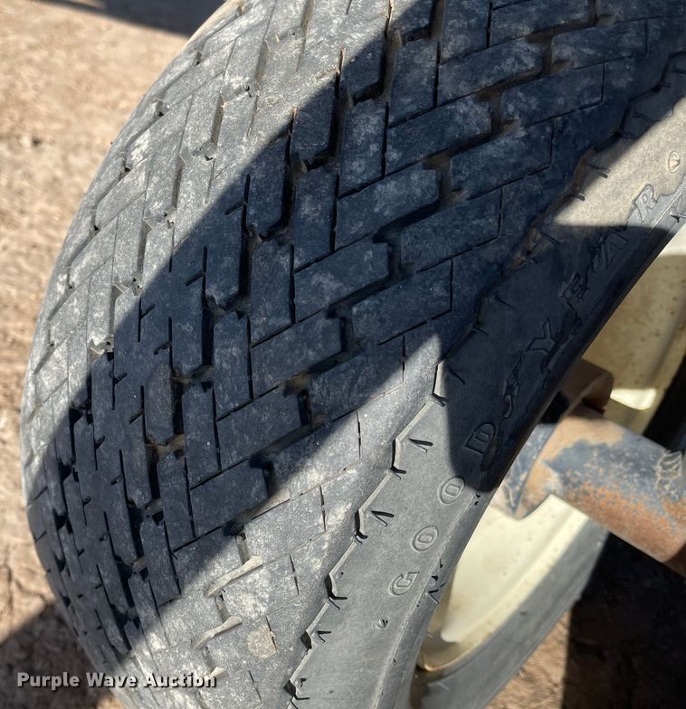 image for item IJ9600 1991 John Deere 930  rigid head