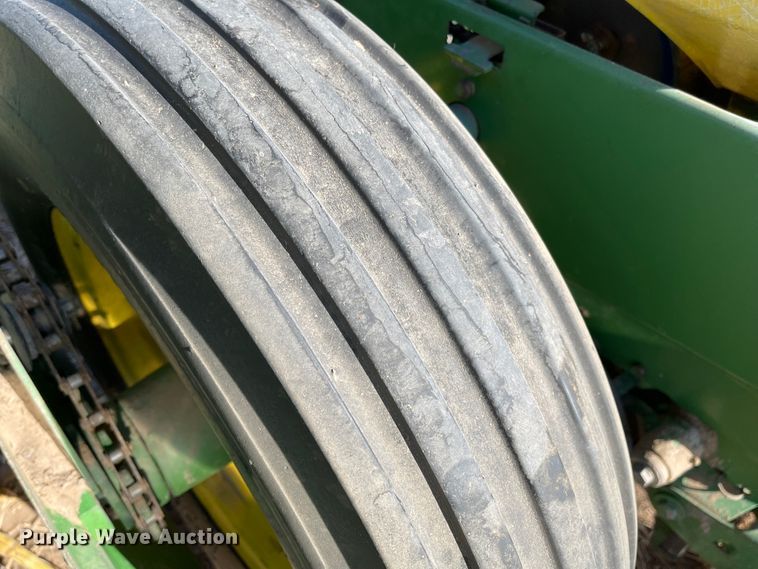 image for item IJ9603 John Deere 7100  planter