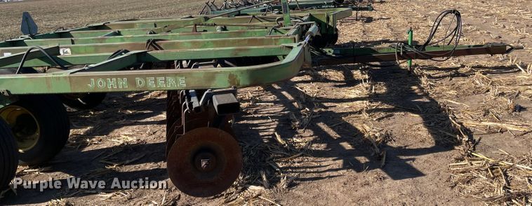 image for item IJ9605 John Deere 335  off-set disk