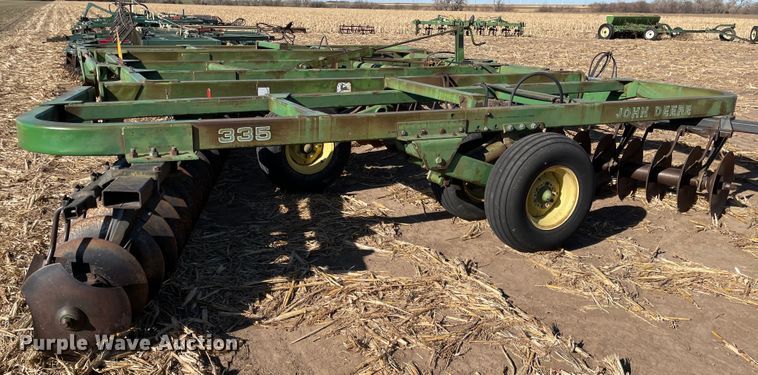 image for item IJ9605 John Deere 335  off-set disk