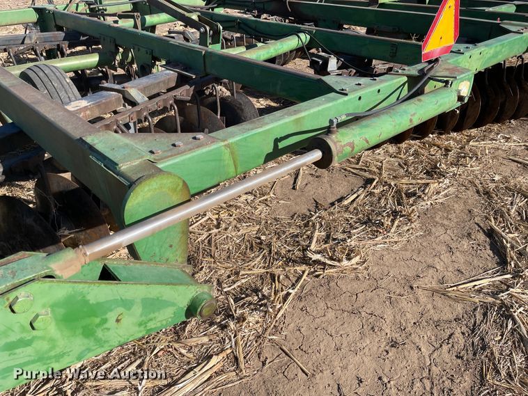 image for item IJ9605 John Deere 335  off-set disk