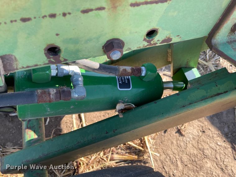 image for item IJ9605 John Deere 335  off-set disk