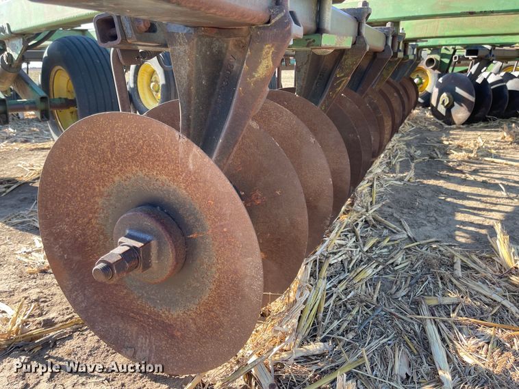 image for item IJ9605 John Deere 335  off-set disk