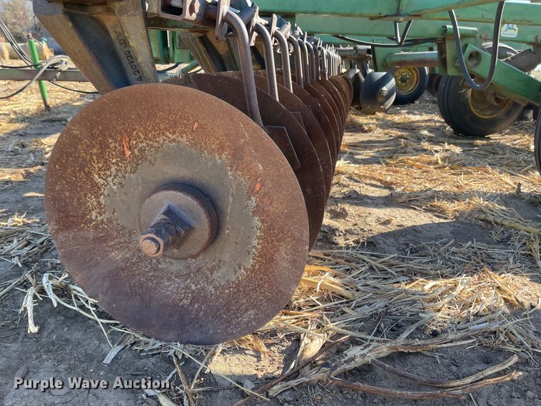 image for item IJ9605 John Deere 335  off-set disk