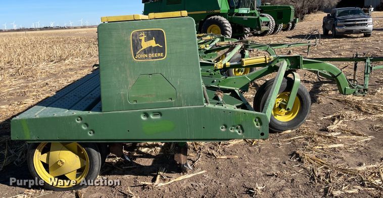 image for item IJ9613 John Deere 9300  grain drill