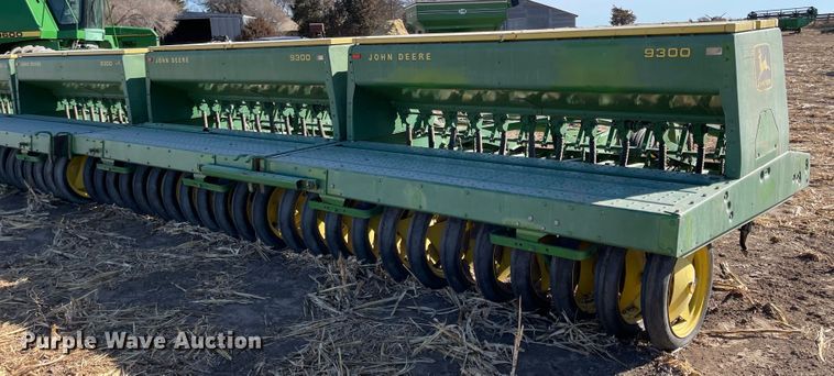 image for item IJ9613 John Deere 9300  grain drill
