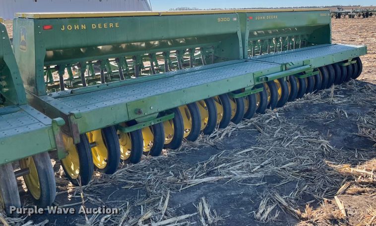 image for item IJ9613 John Deere 9300  grain drill