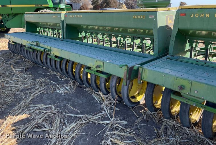 image for item IJ9613 John Deere 9300  grain drill