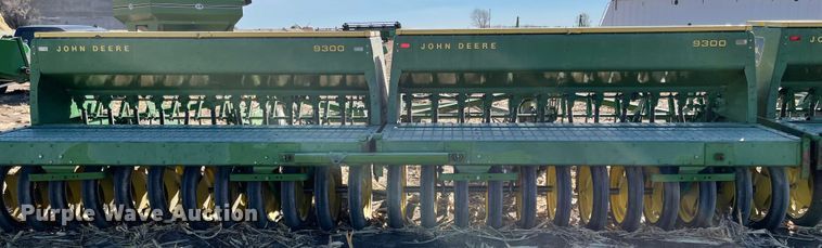 image for item IJ9613 John Deere 9300  grain drill