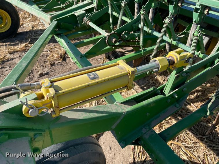 image for item IJ9613 John Deere 9300  grain drill