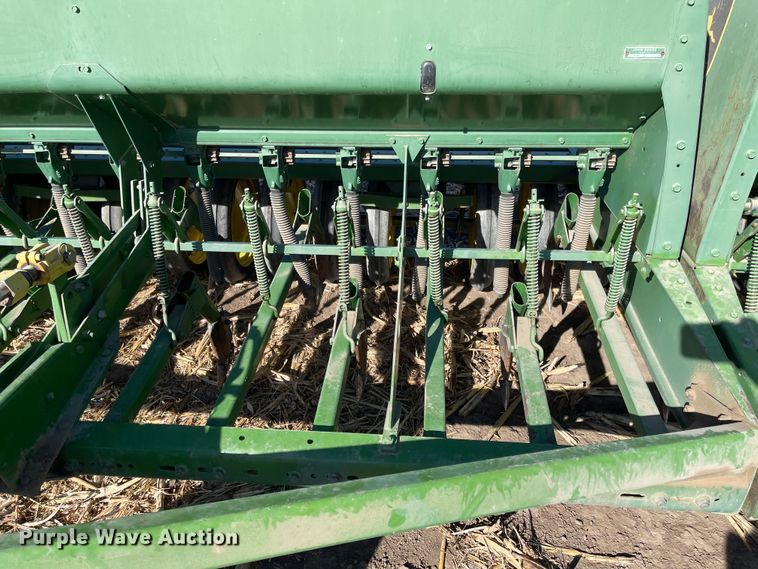 image for item IJ9613 John Deere 9300  grain drill