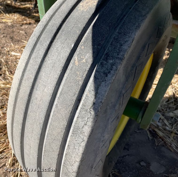 image for item IJ9613 John Deere 9300  grain drill