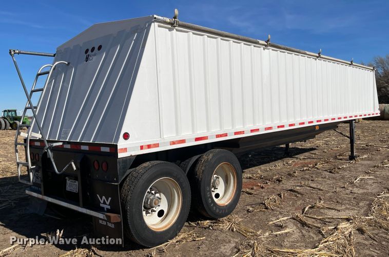 image for item IJ9614 2005 Neville  grain trailer