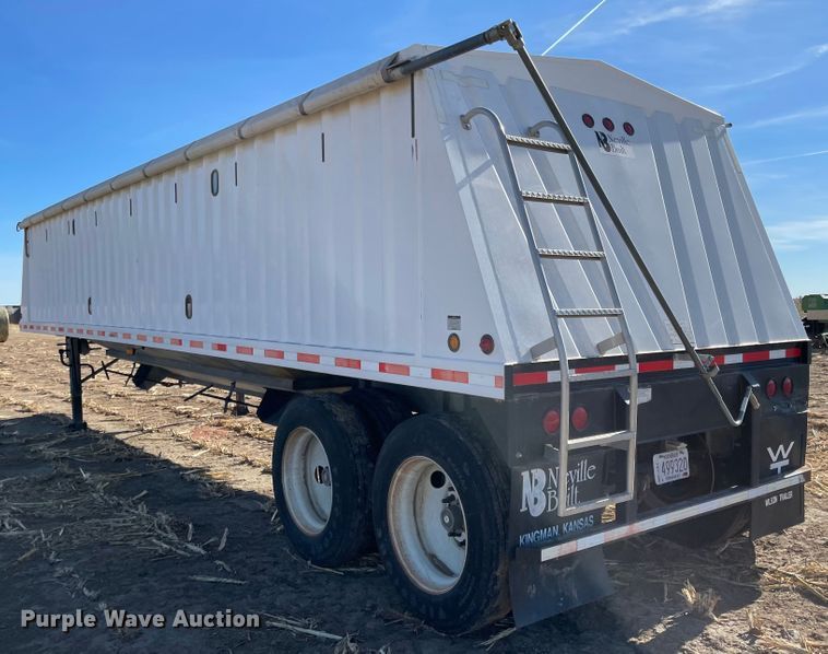 image for item IJ9614 2005 Neville  grain trailer