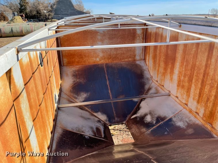 image for item IJ9614 2005 Neville  grain trailer