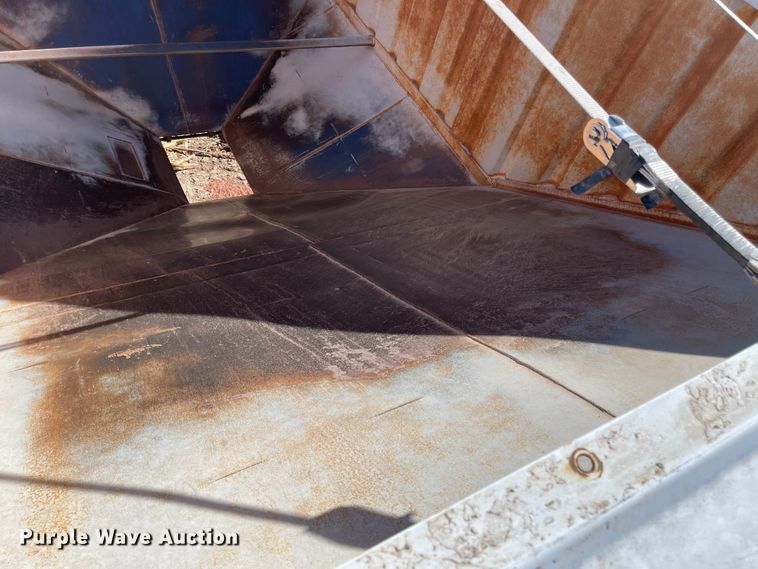 image for item IJ9614 2005 Neville  grain trailer