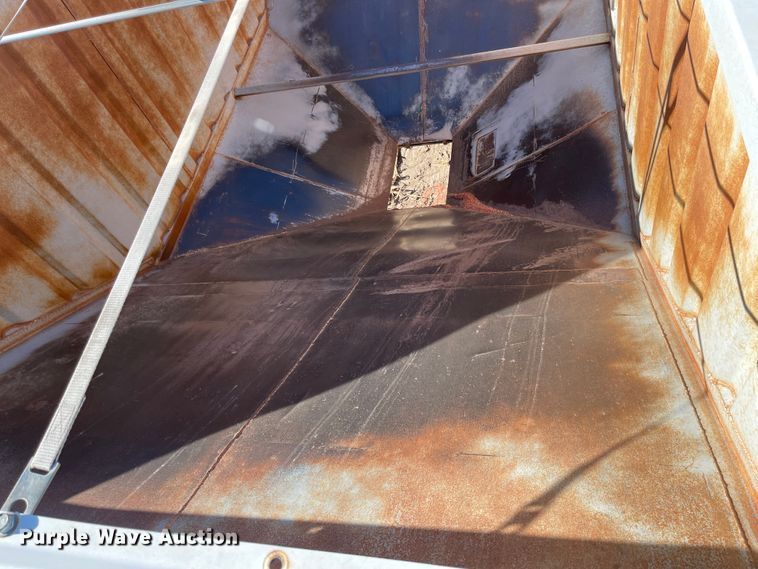 image for item IJ9614 2005 Neville  grain trailer