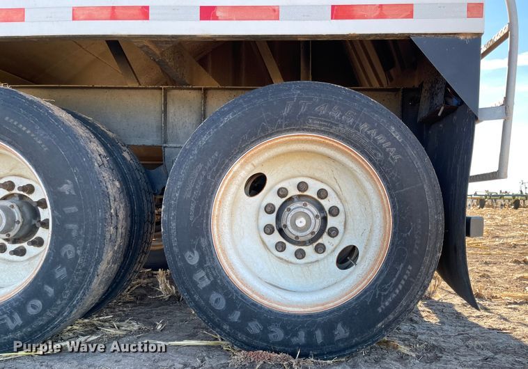 image for item IJ9614 2005 Neville  grain trailer