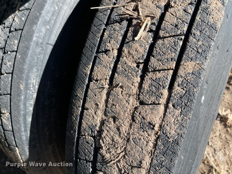 image for item IJ9614 2005 Neville  grain trailer