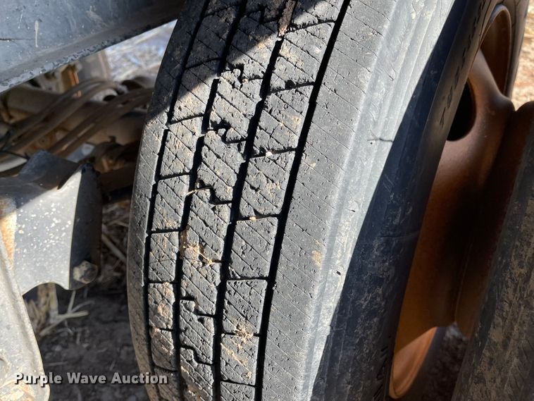 image for item IJ9614 2005 Neville  grain trailer