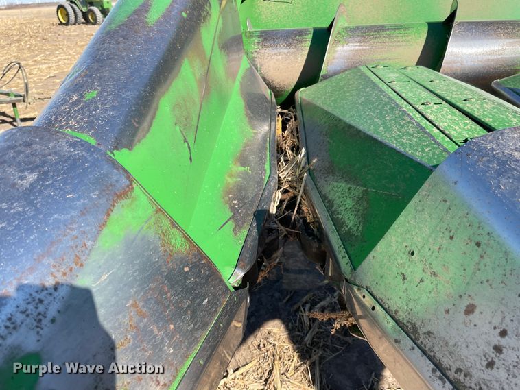 image for item IJ9615 John Deere 853A  all-crop head